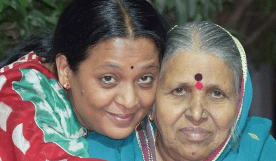 SINDHUTAI SAPKAL, ASHRAM, SOCIAL WORK AND DEATH. - Showbiz House