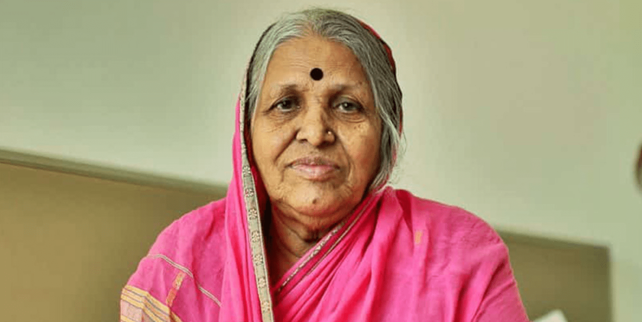 SINDHUTAI SAPKAL, ASHRAM, SOCIAL WORK AND DEATH. - Showbiz House