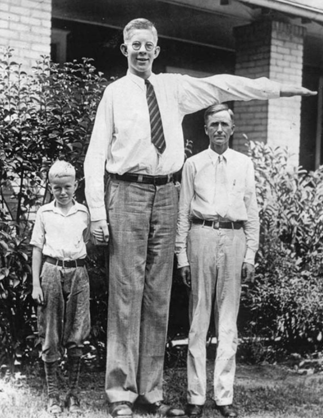 ROBERT WADLOW – WORLD'S TALLEST MAN EVER. - Showbiz House